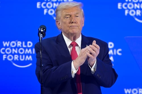 Trump se retracta: Amenaza a Canadá con aranceles del 100% si logra acuerdo comercial con China