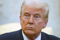 Trump le echa porras a Mark Carney antes de elecciones en Canadá: ‘Es más fácil negociar con liberales’
