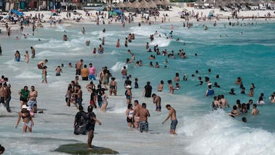 El congresista capitalino indicó que los trabajadores tiene techo a descansar durante tradiciones mexicanas