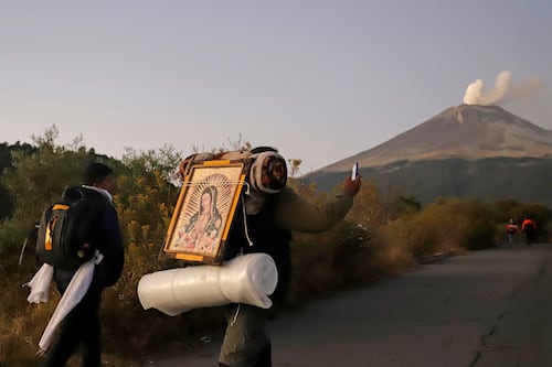 Regresa la fe de los mexicanos: Peregrinos comienzan a llegar a la Basílica de Guadalupe