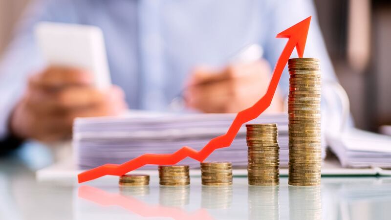 Avizoran tono más restrictivo de la Fed por ‘brote’ en precios