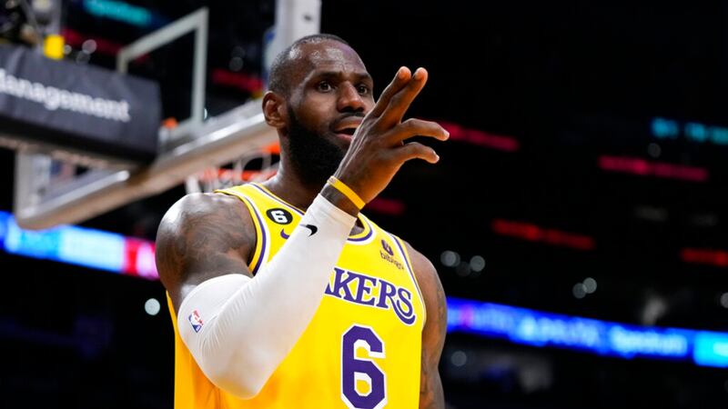 LeBron James, cerca de romper récord de puntos de Kareem Abdul-Jabbar en la NBA