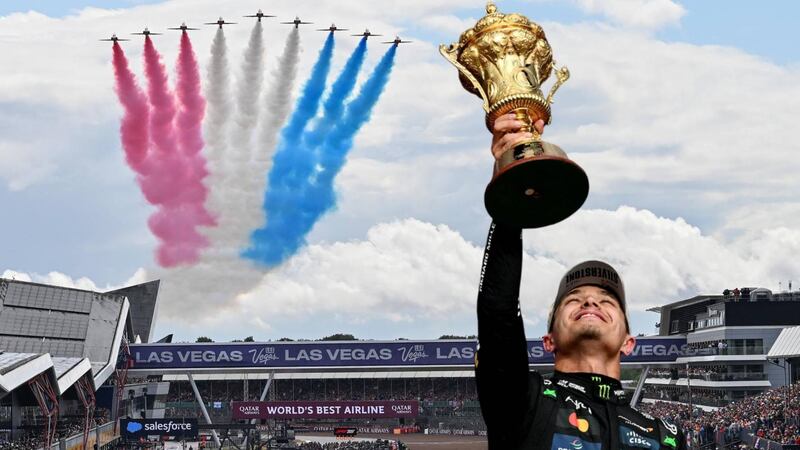 Sir... Lando Norris gana el GP de Gran Bretaña 2025 en caótica y lluviosa carrera en Silverstone