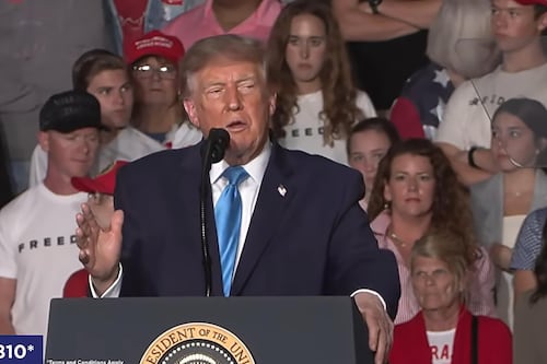 Greg Abbott deja solo a Trump: Gobernador de Texas descarta asistir a su mitin en San Antonio