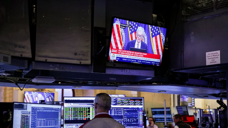 Inquietud por ajustes de la Fed y tecnológicas ‘tiran’ a bolsas