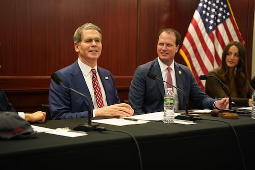 ¿Verano de aranceles de Trump? Scott Bessent asegura que las tarifas volverán a aplicar en julio