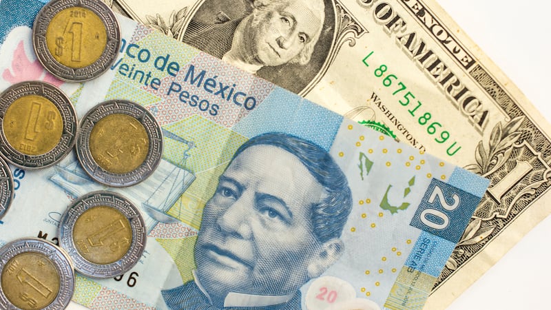 Peso ‘se hundió' de manera general durante abril