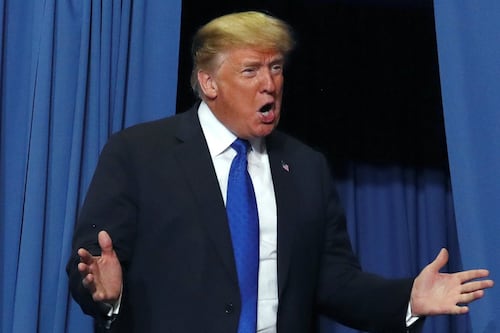 Trump mantiene la guerra comercial con China, pero este sector es el que paga 'los platos rotos'