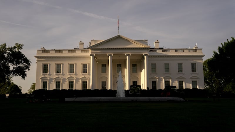 EU agrega a empresas chinas a una lista negra comercial