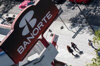 Proyecta Banorte inflación a la baja y dólar a 17.7 pesos para 2024