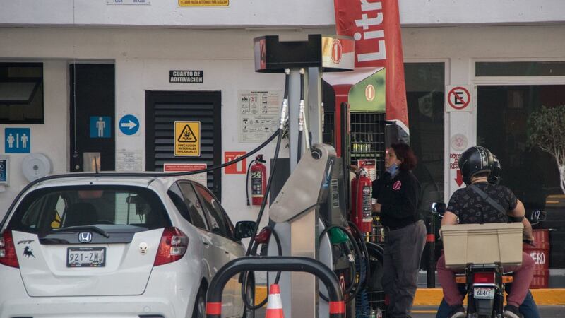 Se resisten gasolineras en Nuevo León a bajar sus precios