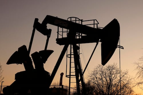 Guerra en Irán y salida de Emiratos Árabes de la OPEP+ disparan a más de 100 dólares el barril de petróleo