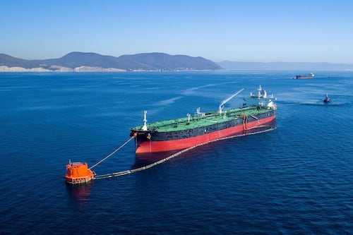 Putin pide a Trump abandonar persecución de barco petrolero que iba a Venezuela