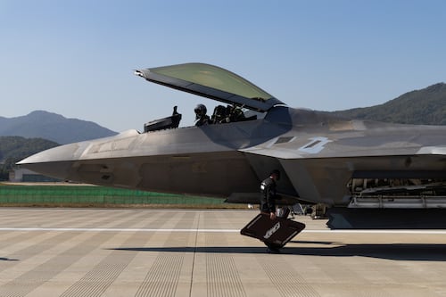 Estados Unidos y China se enfrentan en Corea del Sur: Aviones militares tienen ‘breve’ acercamiento