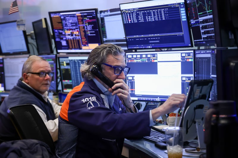 Wall Street ‘espera’ diálogo entre EU e Irán; Nasdaq gana 0.51%