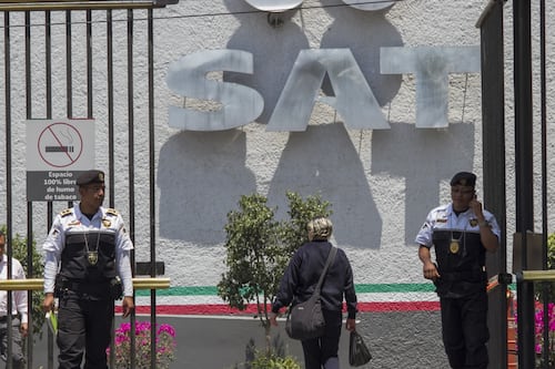 Asalariados "le hacen el año" al padrón del SAT