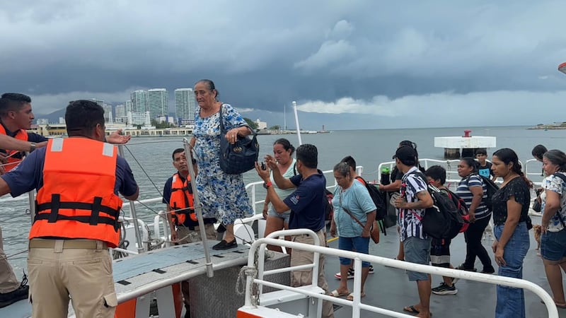 Huracán ‘Simón’ activa la alerta máxima en Jalisco