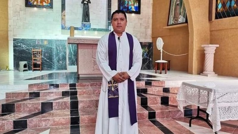 Ataque a sacerdote en Chilapa: Fiscalía investiga atentado vs. clérigo Felipe Vélez
