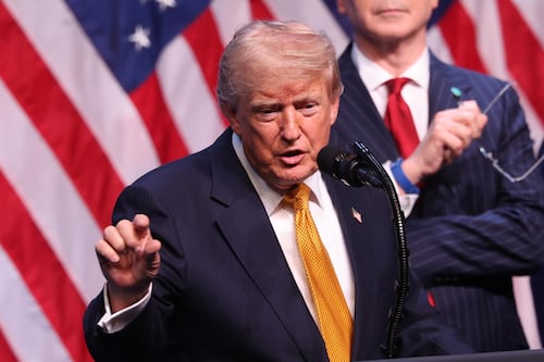 Una ‘broma’ más de Trump: Asegura que él sería ‘el mayor comunista de la historia’ junto con Lenin