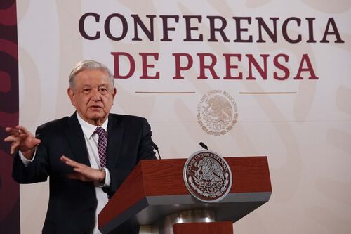 AMLO afirma que normalista de Ayotzinapa asesinado no disparó: ‘Fue abuso de autoridad’