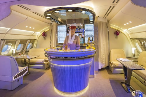 Baño privado y mejores asientos, la nueva apuesta de Emirates para la clase turista