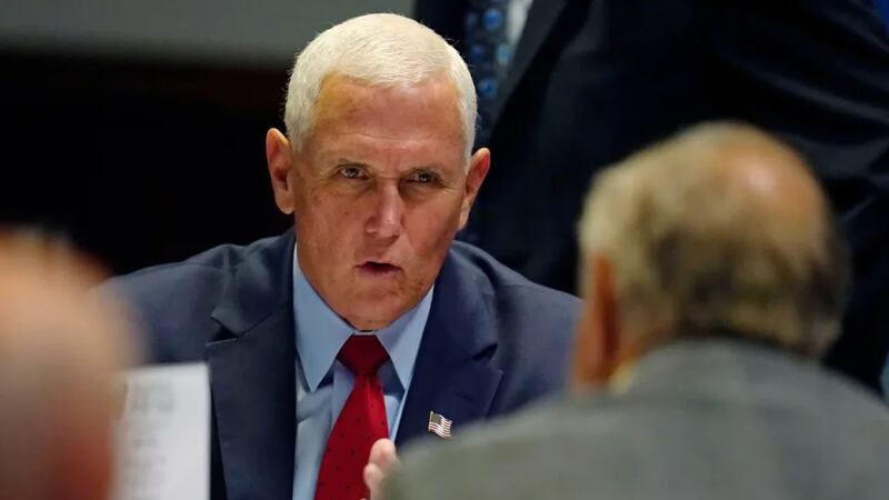 ¿Problemas con Trump? Mike Pence sale en defensa del FBI tras redada a Mar-a-Lago