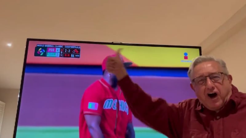 AMLO festeja victoria de México vs. Puerto Rico en el WBC: ‘¡Felicidades, caballos!’