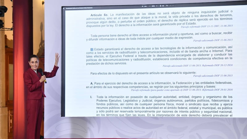 ¿Cambian las pensiones doradas? Sheinbaum propone corregir contradicción en la Constitución
