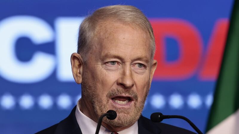 Ron Johnson ‘se la canta’ al narco: EU va por desmantelar organizaciones criminales trasnacionales