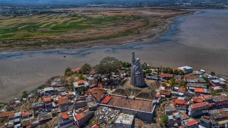 (Videos) ¿Qué le pasa al Lago de Pátzcuaro? ‘Huachicoleo’ lo tiene al borde de la extinción