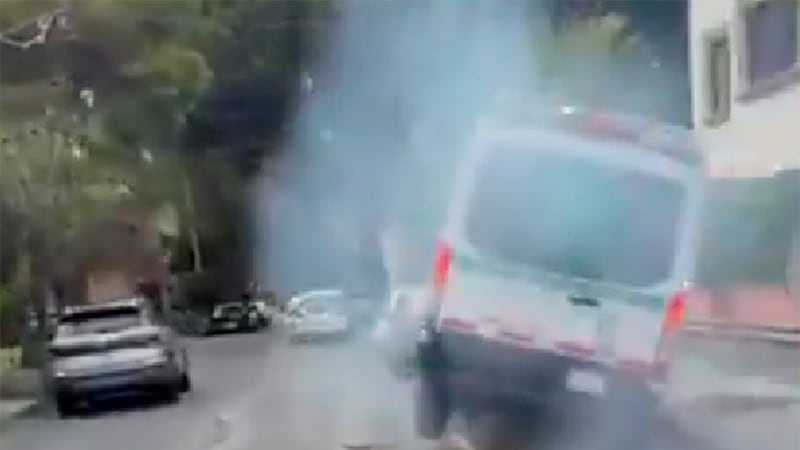 Detienen a chofer de ambulancia del IMSS por manejar ebrio y chocar en Azcapotzalco: Hay un herido