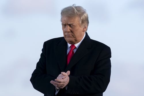 Inicia juicio a Trump en el Senado tras entrega de artículo de 'impeachment' por Cámara baja