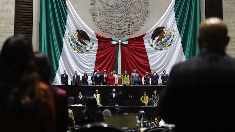 ‘Pensiones doradas’ a un paso de desaparecer: Declaran constitucional reforma tras aval de 20 congresos