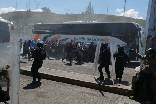 Choque en Palo Blanco, Guerrero: Normalistas de Ayotzinapa lanzan tráiler a caseta