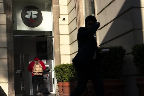 Banorte ‘entra’ a las tienditas de la esquina, ‘papes’ y ‘farmas’ en casi 300 municipios del país