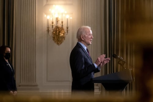 Paquete de estímulos de 1.9 bdd de Biden recibe el 'empujón clave' en la Cámara de Representantes
