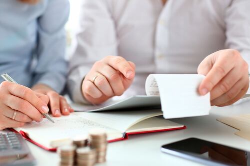 Factura legal o falsa: ¿Cómo detectarla, según el SAT?