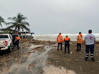 ‘Simón’ se intensifica a categoría 4: Michoacán y Nayarit en alerta por cercanía del huracán