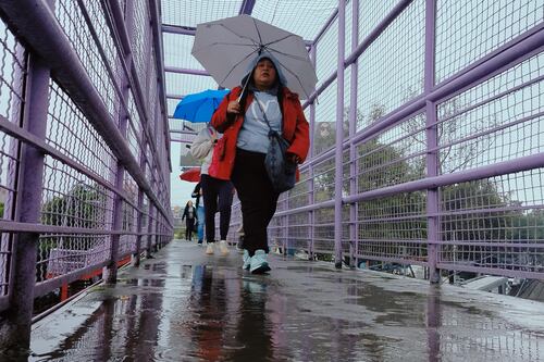 ‘Tormentón’ despierta a los chilangos: Lluvias persisten la madrugada de este viernes
