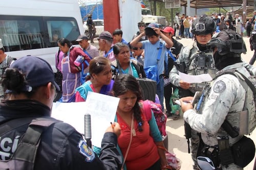 Familias indígenas desplazadas por violencia de Los Ardillos en Chilapa regresan a sus comunidades