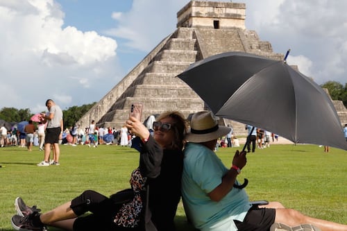 Onda tropical en la Península de Yucatán provocarán intenso calor y lluvias aisladas este viernes