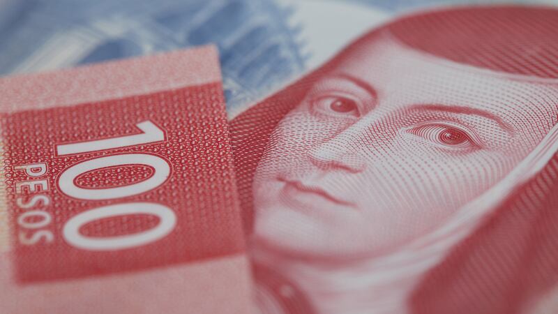 ¿Qué son las marcas hápticas de los billetes y para qué sirven?