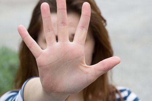 Diputados avalan reformas que establecen hasta 20 años
de cárcel por lesiones a mujeres
; va al Senado