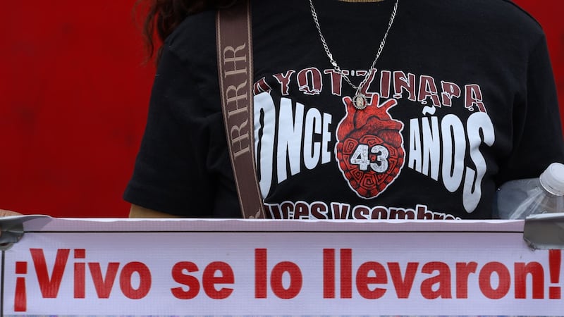 Detienen a médicos por caso Ayotzinapa: Familias acusan que se busca ‘nueva verdad histórica’