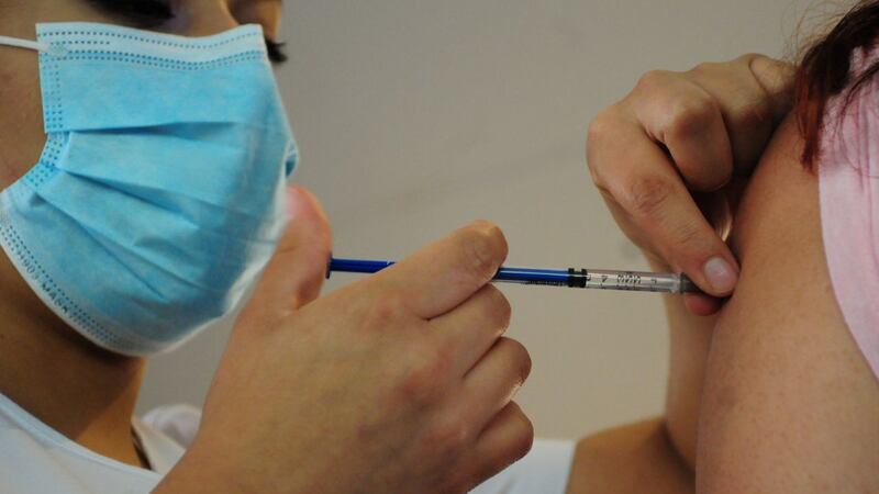 Baja California es una ‘historia de éxito’ por alcanzar el 115% de vacunación COVID: Jaime Bonilla