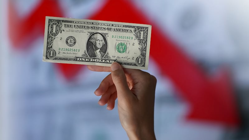 ¿Por qué la guerra de EU en Irán le causara daños permanentes al dólar?