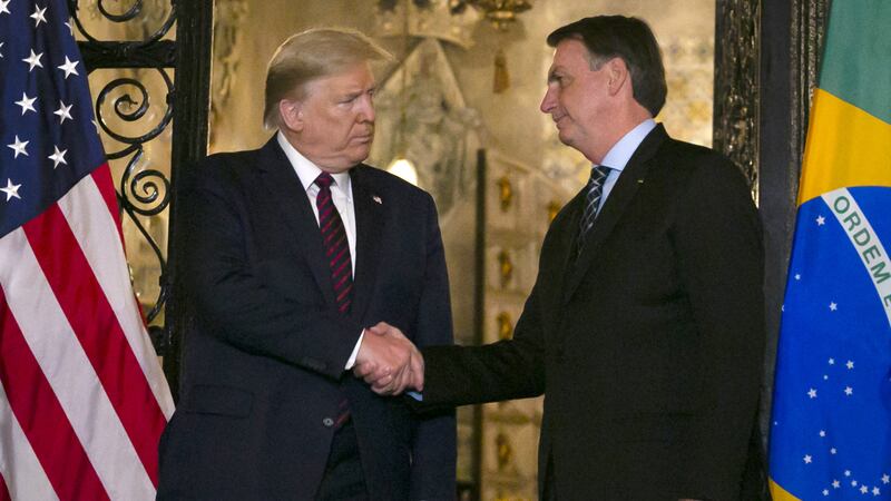 Hijo de Jair Bolsonaro promete que Trump eliminará aranceles a Brasil si dan amnistía a su padre