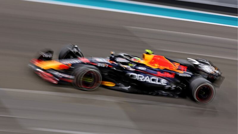 ‘Checo’ Pérez se disculpa con los comisarios y evita nueva sanción en Abu Dhabi