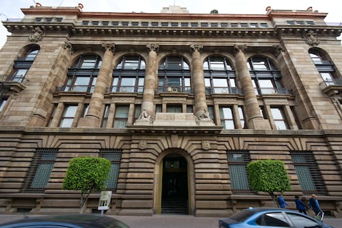 Banxico pisa el acelerador en terreno resbaladizo: el polémico recorte de tasas