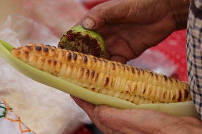 Cuernavaca prohibe la venta de elotes preparados durante la celebración del Grito de Independencia. (FOTO: DASSAEV TÉLLEZ ADAME/CUARTOSCURO)